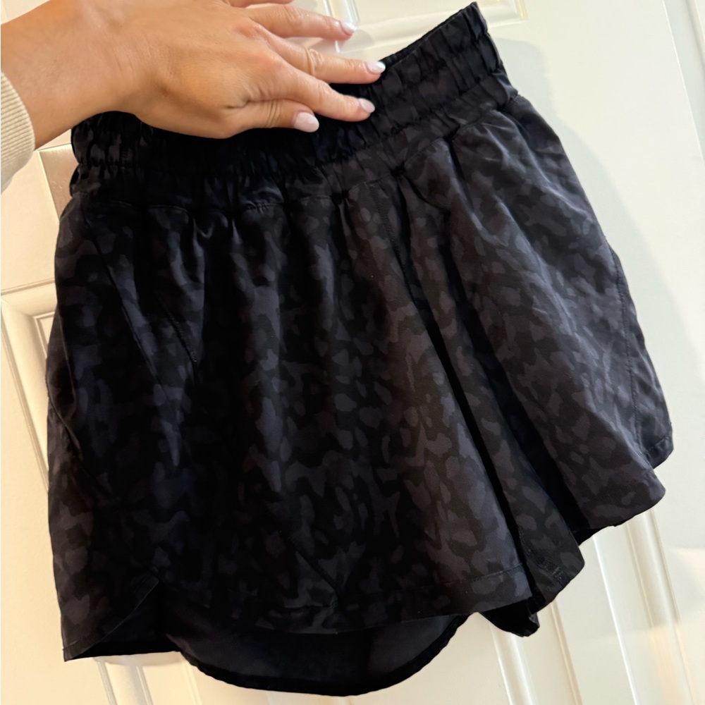 Lululemon track that shorts